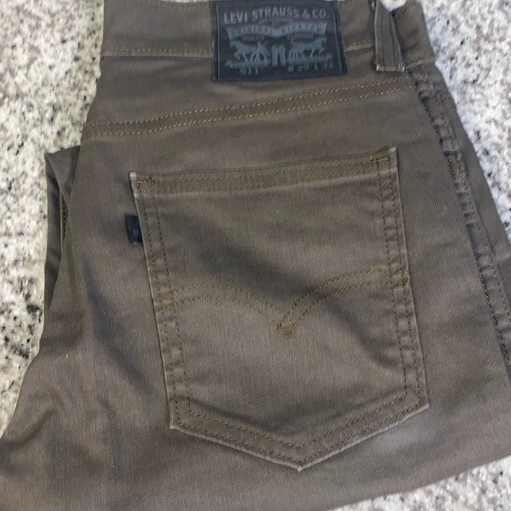 Olive green Levi's men's jeans